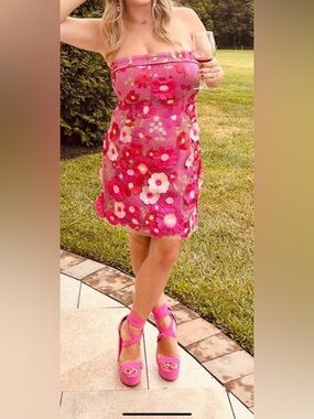 Petal & Pup Butterfields Embroidered Floral Strapless Minidress